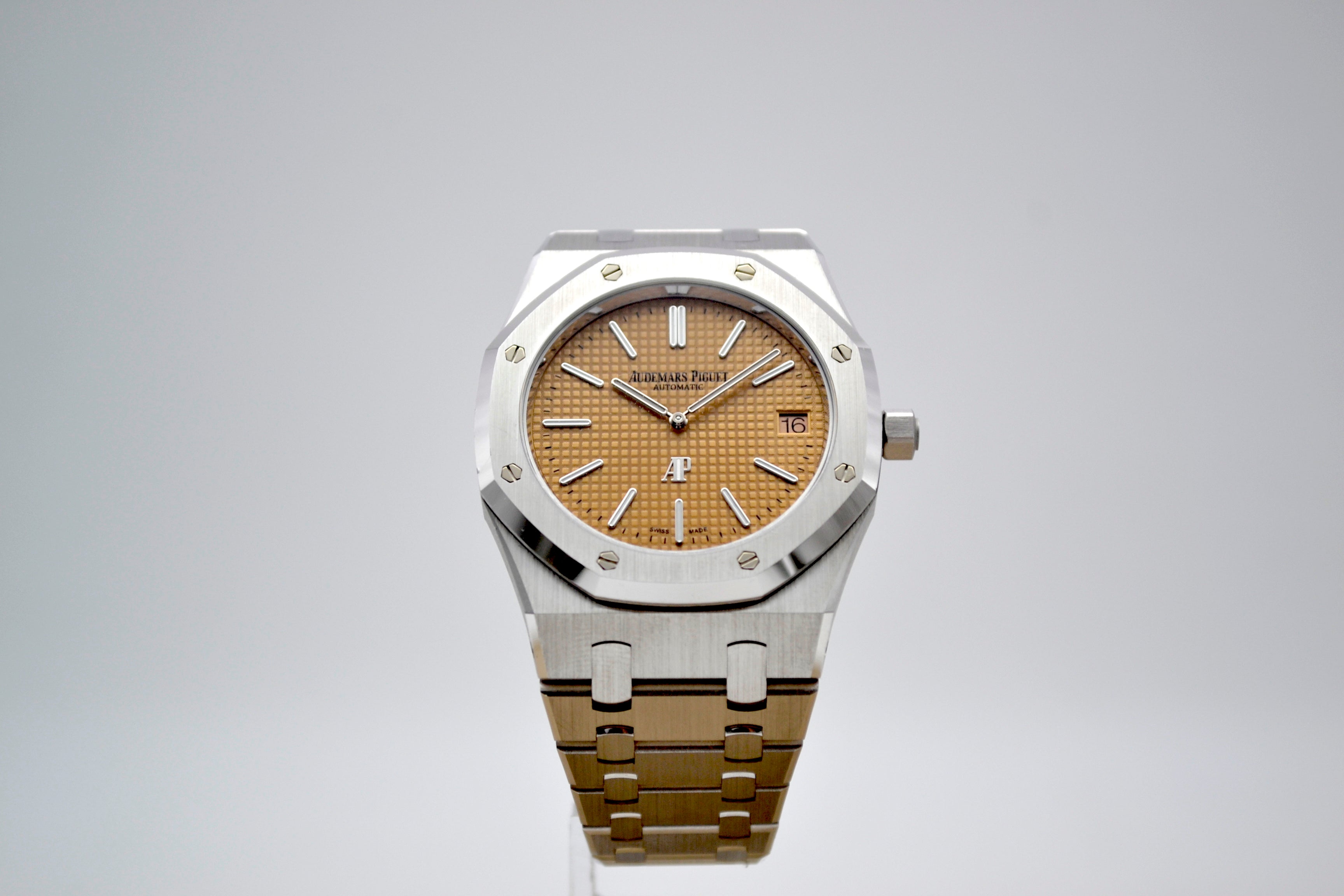 Audemars Piguet Royal Oak Jumbo 39 mm White Gold 2021 New