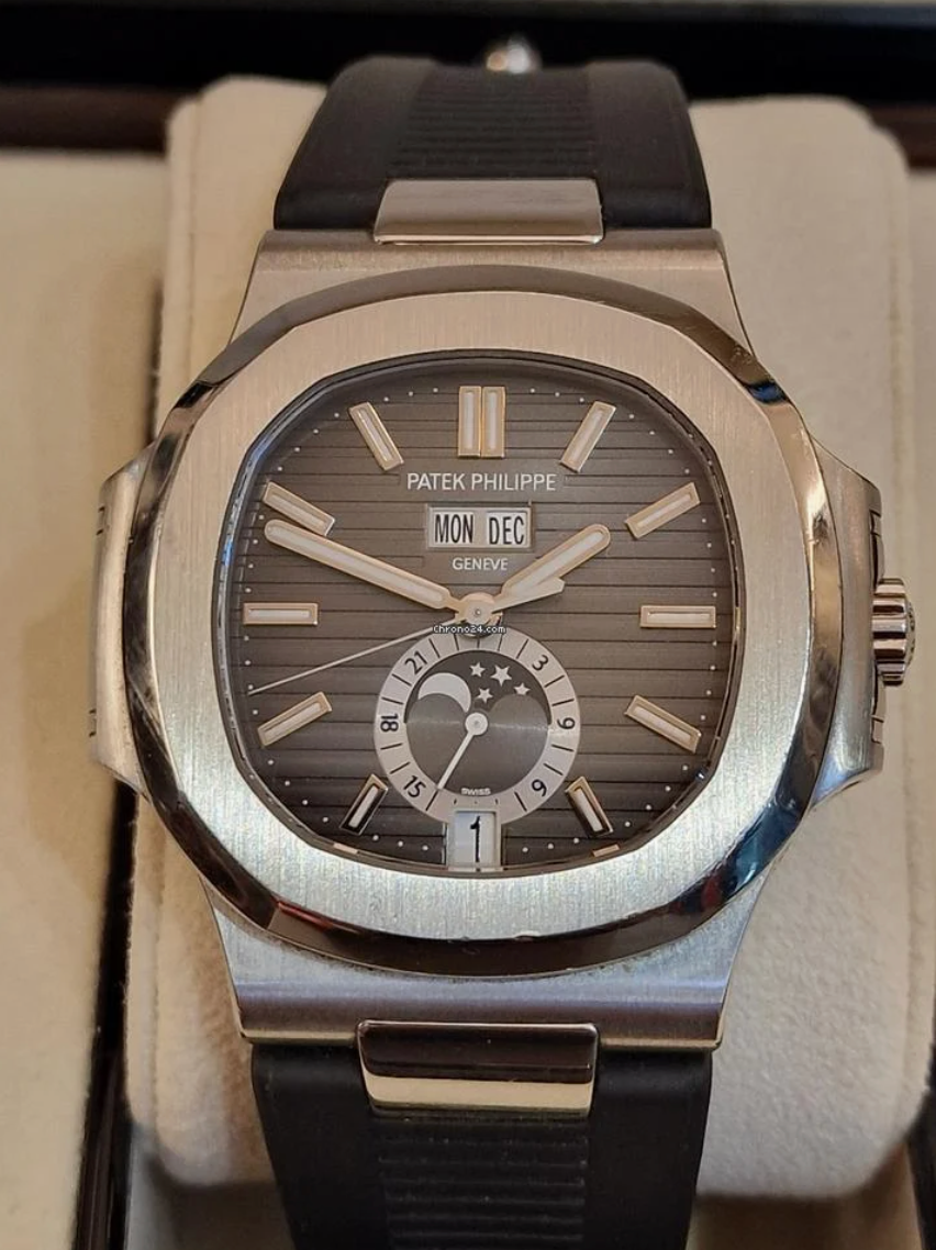 Patek Philippe Nautilus Never Polished